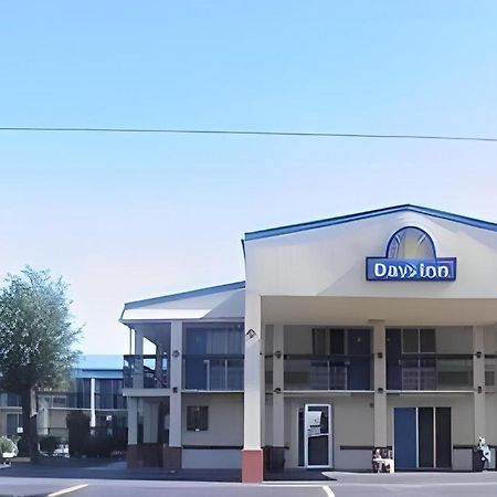 Days Inn By Wyndham Okmulgee Exterior photo