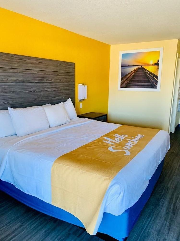 Days Inn By Wyndham Okmulgee Exterior photo