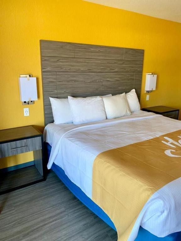 Days Inn By Wyndham Okmulgee Exterior photo