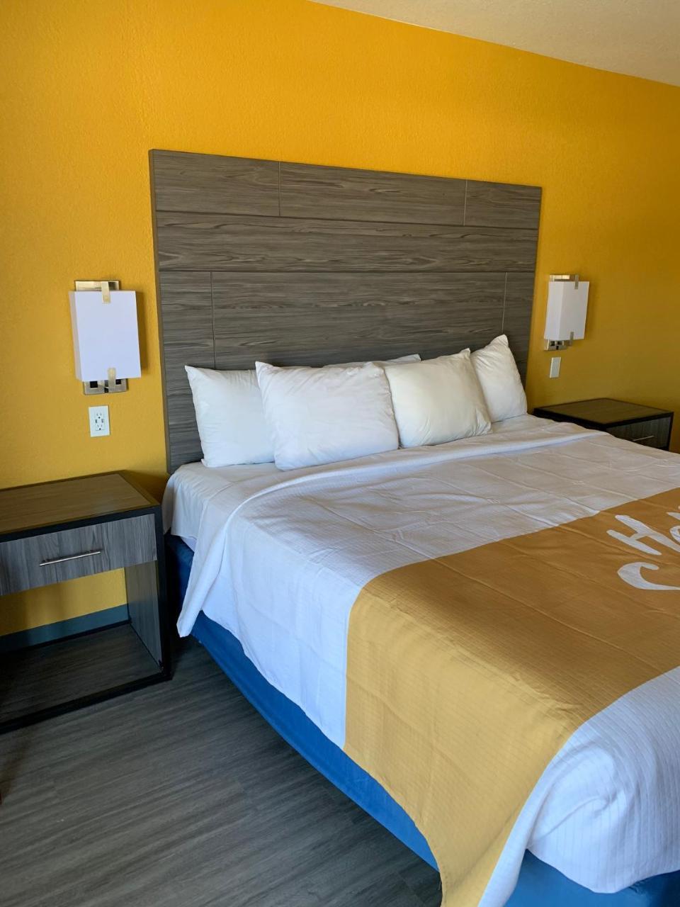 Days Inn By Wyndham Okmulgee Exterior photo